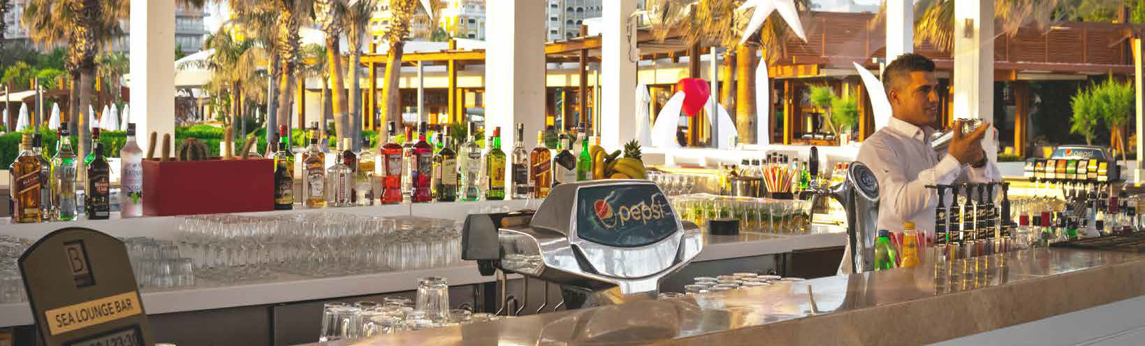 SEA LOUNGE BAR